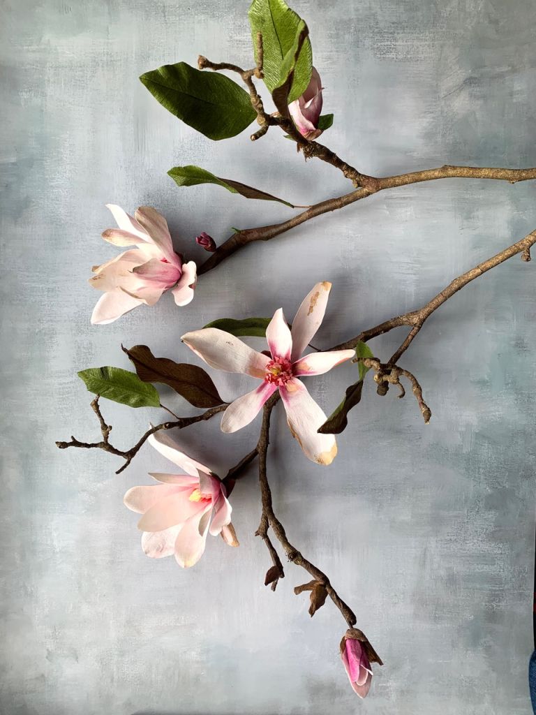 Paper‑Flower Retreat in the Dordogne with Meg Lowder of Floragami