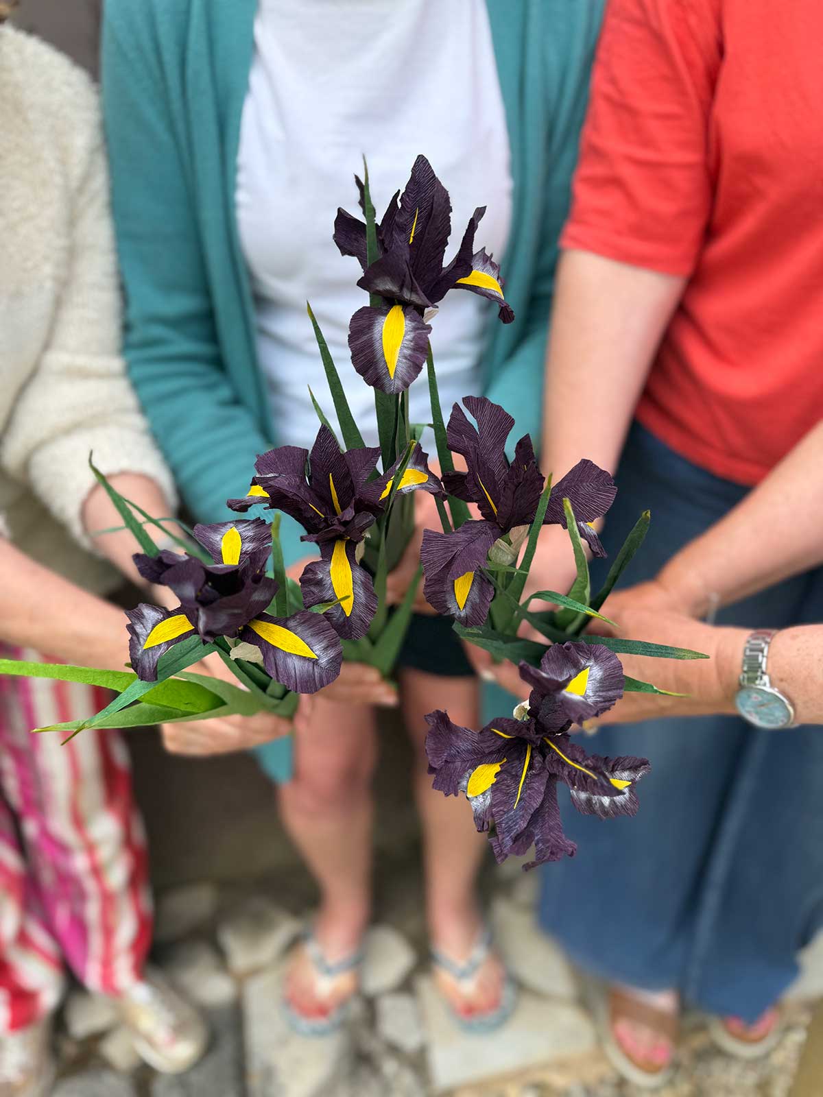 Paper‑Flower Retreat in the Dordogne with Meg Lowder of Floragami